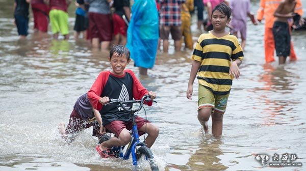 印尼首都雅加达暴雨成灾