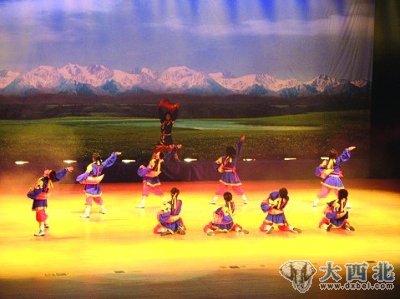 裕固族舞蹈表演