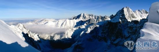 美丽的雪山连绵