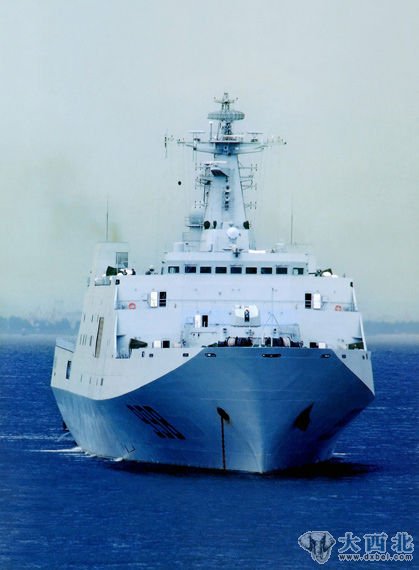 资料图：中国海军998号船坞登陆舰。