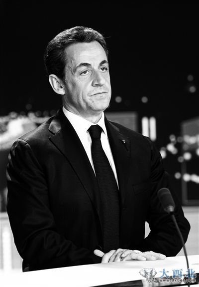 萨科齐15日现身法国TF1电视台晚间新闻节目。