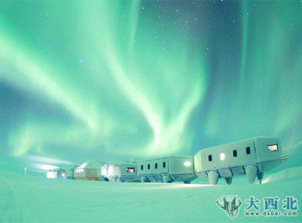 英厨师南极开餐馆 历时三年拍绝美极光胜景