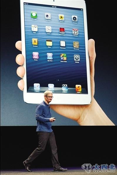 昨日凌晨，苹果CEO蒂姆·库克发布iPad mini。