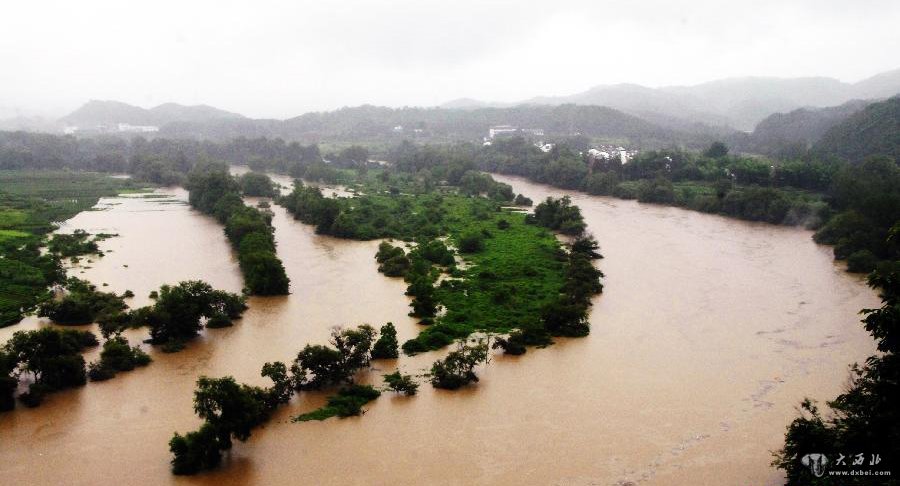 强降雨袭击赣湘桂等地 近期南方暴雨洪涝灾害造成26人死亡