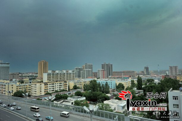 冷空气来袭为整个北疆送清凉 大雨今夜造访乌鲁木齐市 来得正是时候