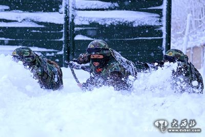 新疆：雪地练精兵